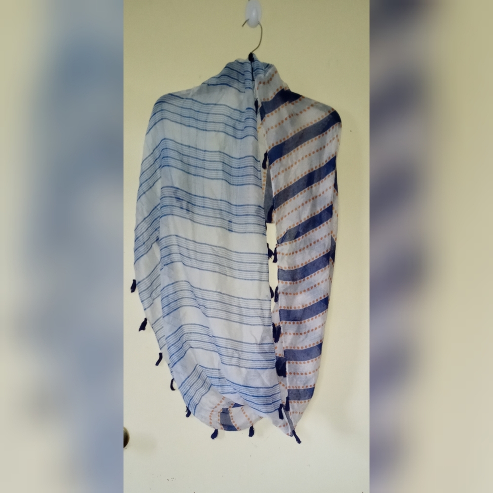 Wrap around scarf